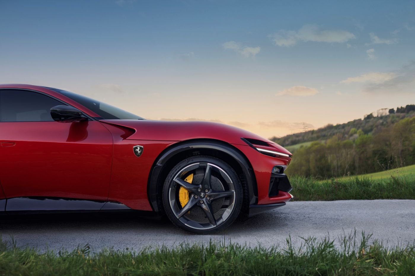 Ferrari Purosangue estrena configuración Handling Speciale, una evolución que lleva su carácter deportivo a otro nivel sin sacrificar su esencia versátil. V12MAGAZINE