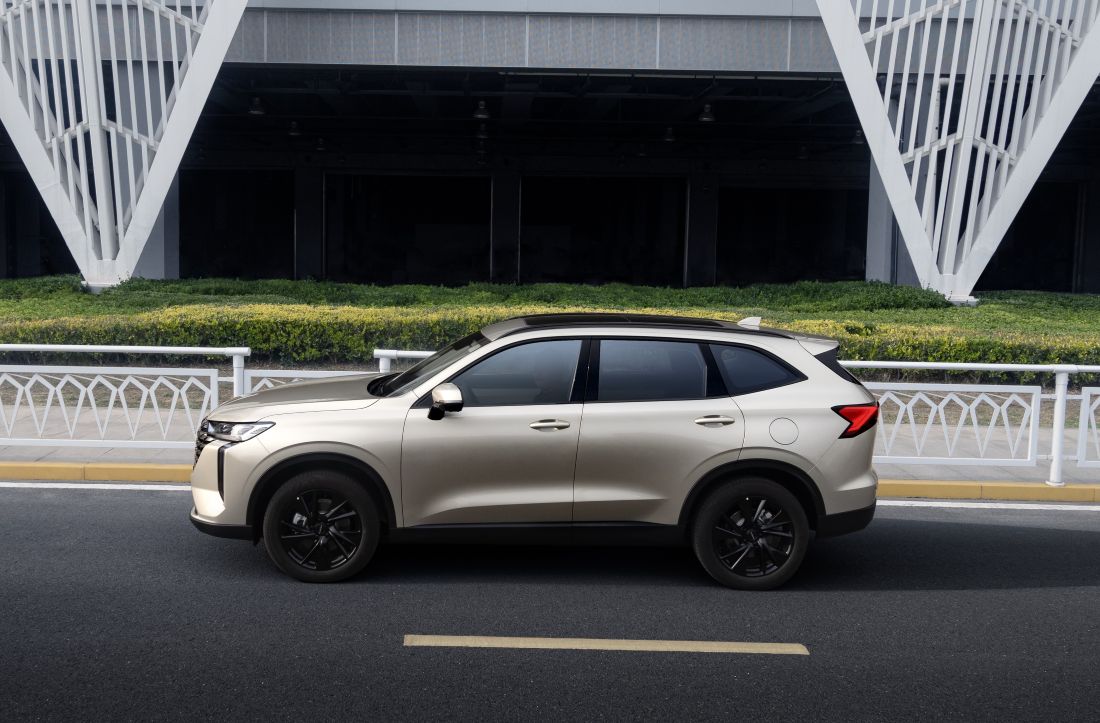 Las SUV híbridas en Colombia dejaron de ser simples ahorradoras de combustible. Ahora son máquinas de potencia, tecnología y sensaciones que antes solo existían en segmentos mucho más costosos. V12MAGAZINE