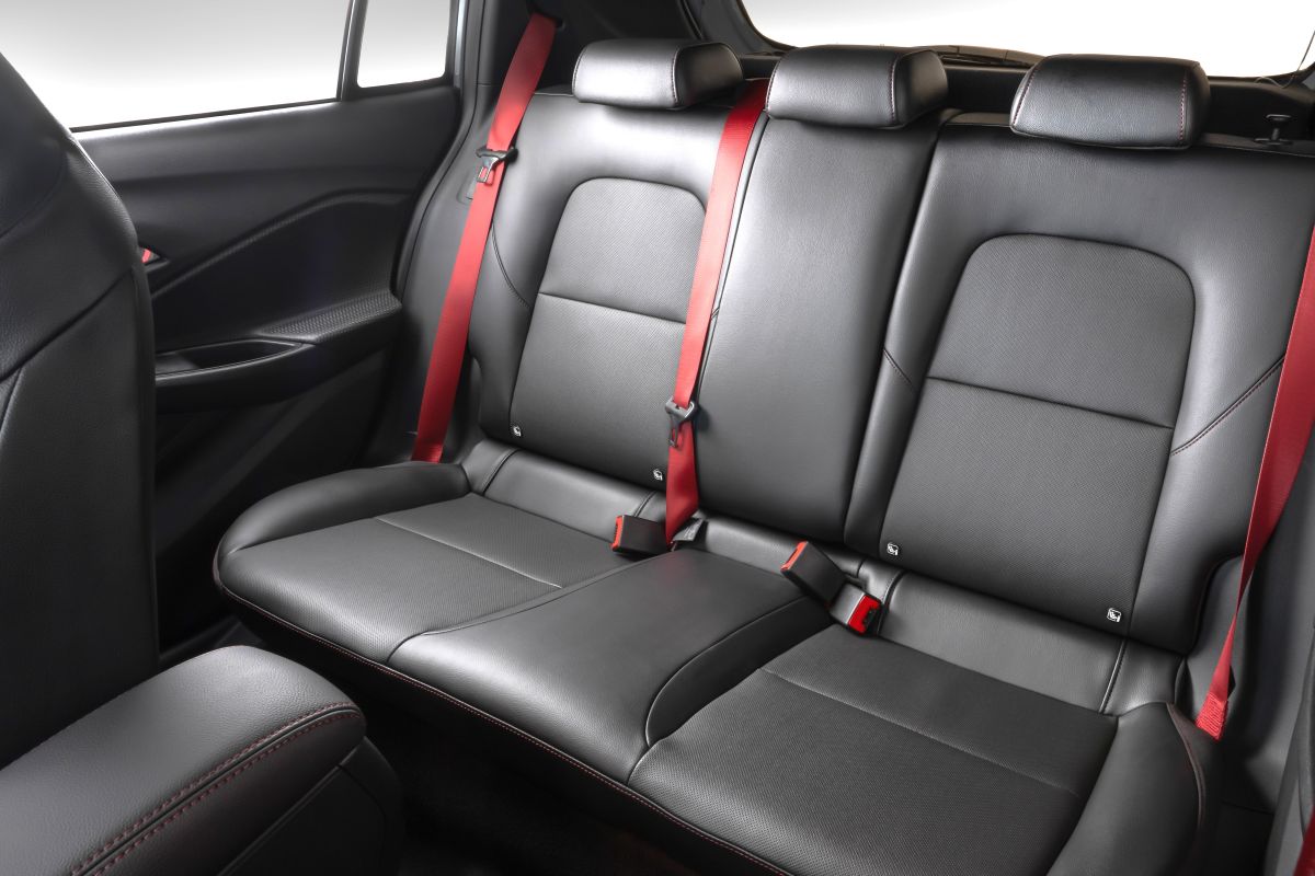 Chevrolet Sonic llega para romper la rutina de los SUVs urbanos con una mezcla inesperada de diseño emocional, tecnología útil y una personalidad mucho más aspiracional. V12MAGAZINE