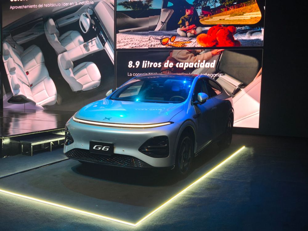 XPeng llegó oficialmente a Colombia con las nuevas SUV eléctricas G6 y G9, dos modelos que apuestan por inteligencia artificial, parqueo autónomo y hasta 540 kilómetros de autonomía. V12MAGAZINE