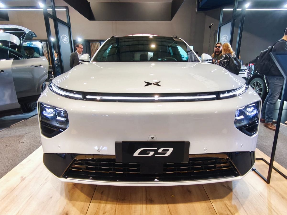 XPENG LLEGÓ A COLOMBIA Y SUS CARROS SE PARQUEAN SOLOS: ASÍ SON LAS G6 Y G9 V12MAGAZINE XPeng llegó oficialmente a Colombia con las nuevas SUV eléctricas G6 y G9, dos modelos que apuestan por inteligencia artificial, parqueo autónomo y hasta 540 kilómetros de autonomía. V12MAGAZINE