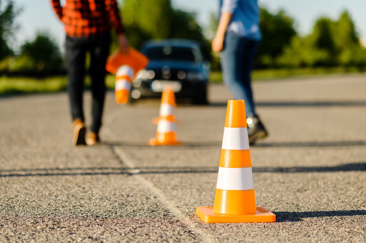 Crisis de seguridad vial en Colombia ya no es una advertencia lejana: cada trayecto diario parece convertirse en una ruleta donde el riesgo crece más rápido que las soluciones. V12MAGAZINE