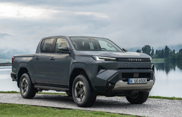 TOYOTA HILUX