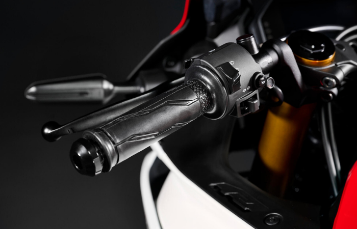 LA NUEVA YAMAHA YZF-R3 REGRESA A COLOMBIA CON MÁS TECNOLOGÍA Y ADN DE COMPETICIÓN V12MAGAZINE YAMAHA