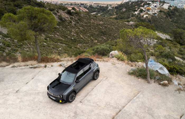 RENAULT 4 E-TECH PLEIN SUD: EL SUV ELÉCTRICO DESCAPOTABLE QUE NADIE VIO VENIR V12MAGAZINE RENAULT