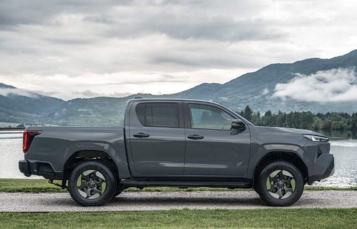 TOYOTA HILUX ELÉCTRICA: ASÍ ES LA PICK-UP QUE QUIERE CAMBIAR EL MERCADO V12MAGAZINE TOYOTA HILUX