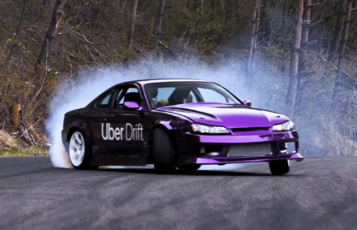 UBER LANZA EXPERIENCIA DE DRIFTING CON NISSAN SILVIA Y PILOTOS PROFESIONALES EN JAPÓN V12MAGAZINE UBER