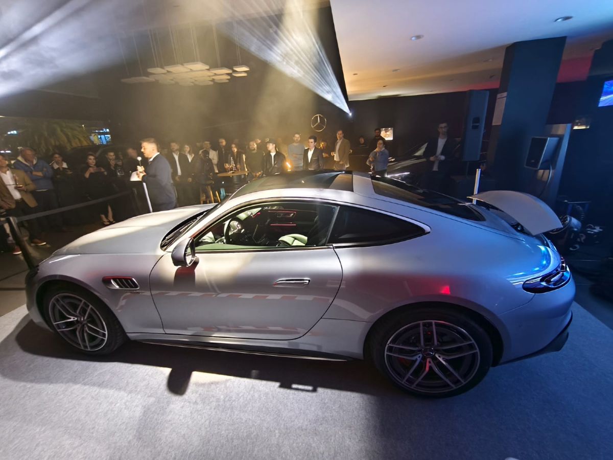 MERCEDES-AMG GT 43: el deportivo más polémico de Mercedes-Benz llegó a Colombia V12MAGAZINE Mercedes-AMG GT 43 ya está en Colombia y su propuesta tiene algo de provocación: ofrecer sensaciones de pista sin renunciar al confort, la tecnología y la vida real. V12MAGAZINE