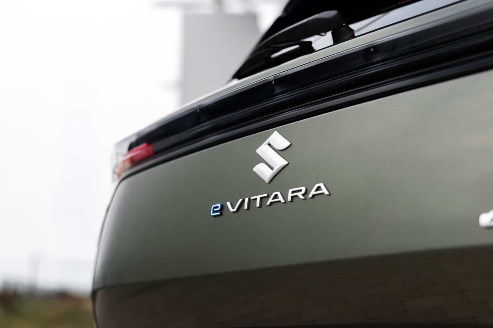 Suzuki eVitara 2026 marca el inicio de una nueva etapa para la marca japonesa y llega a Colombia con una misión clara: demostrar que la electrificación no tiene por qué renunciar al carácter. V12MAGAZINE
