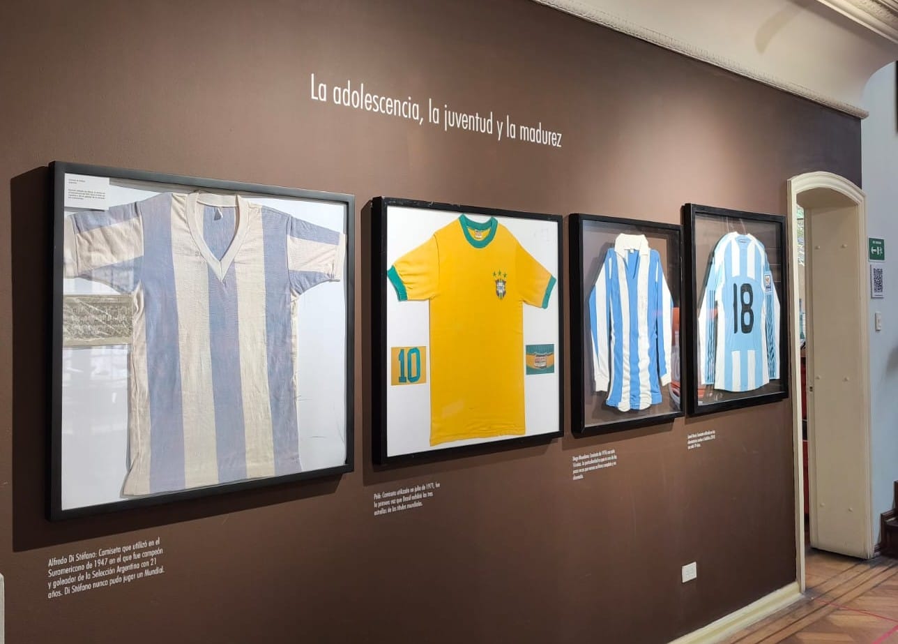Nissan Colombia reunió a periodistas e invitados en Casa Estadio para vivir el Mundial 2026 desde una perspectiva diferente. La marca respaldó una experiencia que combina historia, cultura y fútbol, reafirmando su apuesta por conectar con las personas más allá de los automóviles. V12MAGAZINE