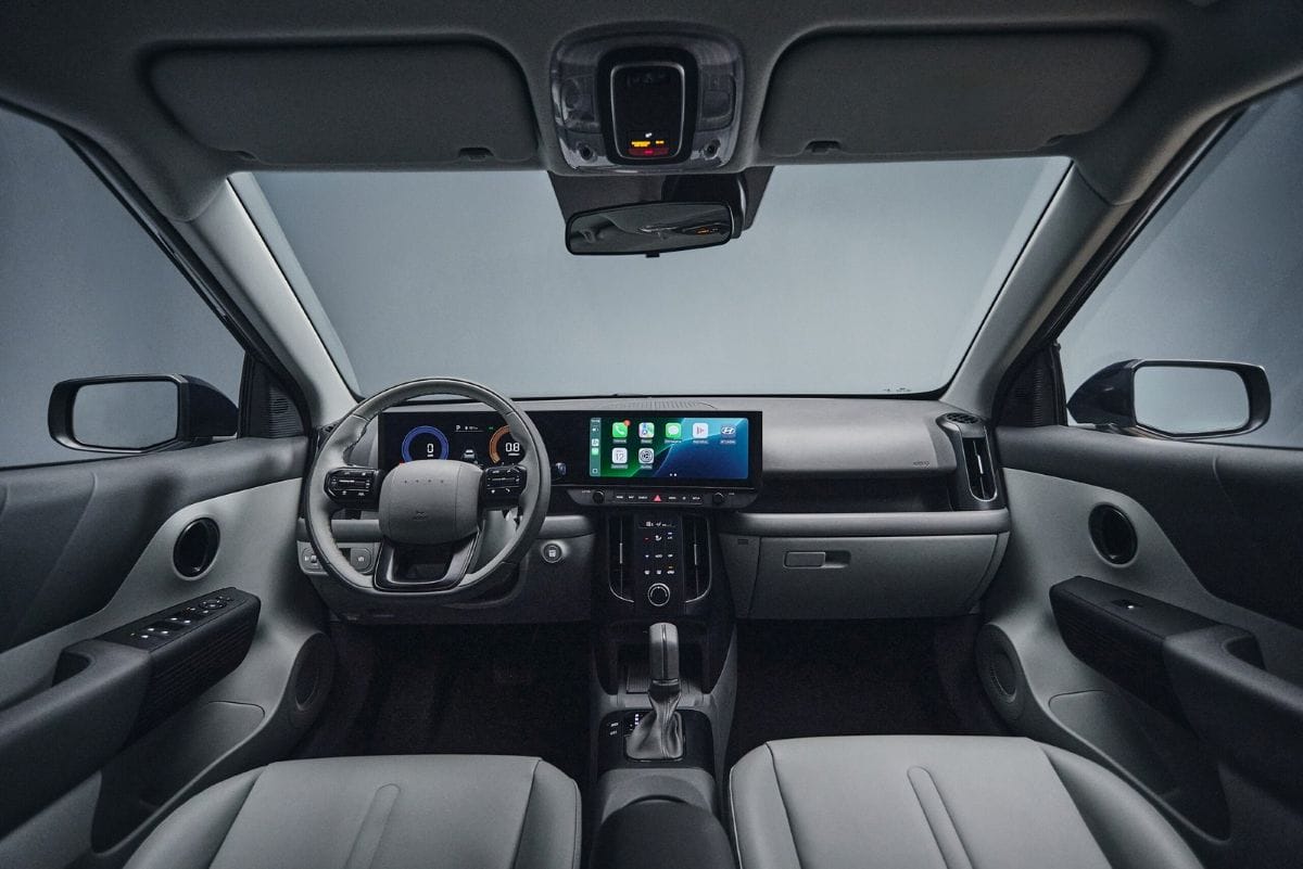 El Hyundai i20 inicia una nueva etapa en Brasil para luego expandirse por Latinoamérica, con una propuesta que combina el tamaño y la practicidad de un hatchback con atributos propios de un SUV. El i20 apuesta por el espacio interior, la tecnología, la seguridad y una gama de motores 1.0 para competir en un segmento relevante. V12MAGAZINE