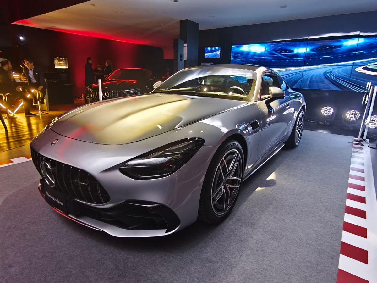 MERCEDES-AMG GT 43: el deportivo más polémico de Mercedes-Benz llegó a Colombia V12MAGAZINE Mercedes-AMG GT 43 ya está en Colombia y su propuesta tiene algo de provocación: ofrecer sensaciones de pista sin renunciar al confort, la tecnología y la vida real. V12MAGAZINE
