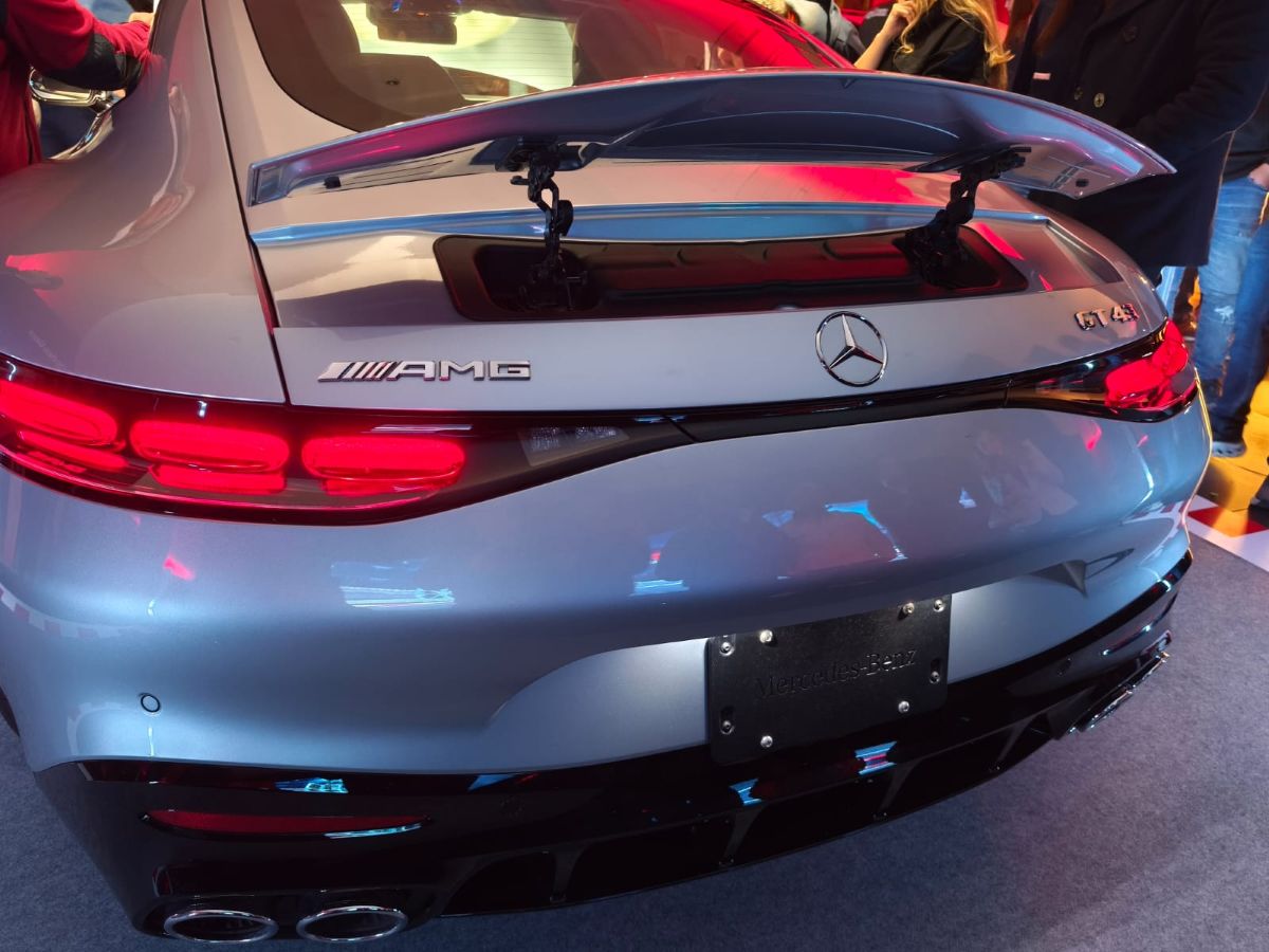 MERCEDES-AMG GT 43: el deportivo más polémico de Mercedes-Benz llegó a Colombia V12MAGAZINE Mercedes-AMG GT 43 ya está en Colombia y su propuesta tiene algo de provocación: ofrecer sensaciones de pista sin renunciar al confort, la tecnología y la vida real. V12MAGAZINE