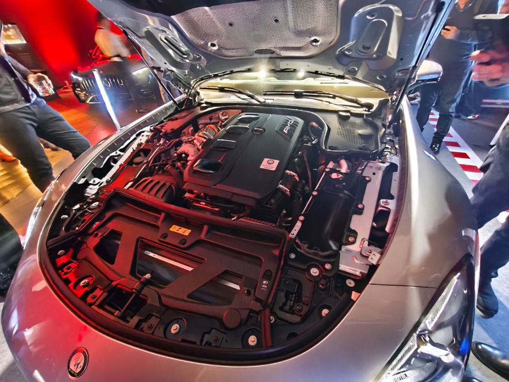 MERCEDES-AMG GT 43: el deportivo más polémico de Mercedes-Benz llegó a Colombia V12MAGAZINE Mercedes-AMG GT 43 ya está en Colombia y su propuesta tiene algo de provocación: ofrecer sensaciones de pista sin renunciar al confort, la tecnología y la vida real. V12MAGAZINE