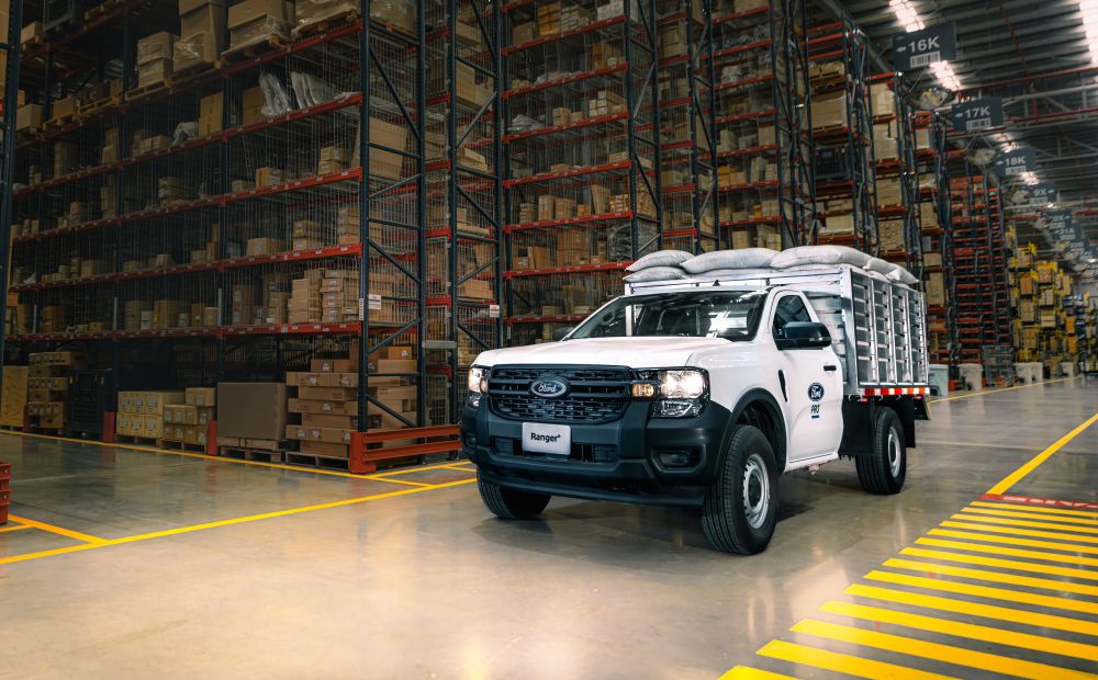 Ford Ranger XL Chasis: más que una pick-up, una plataforma de negocio V12MAGAZINE Ford Ranger XL Chasis llega a Colombia con una misión muy clara: convertirse en una herramienta de trabajo real para empresas que necesitan que el vehículo no se detenga. V12MAGAZINE