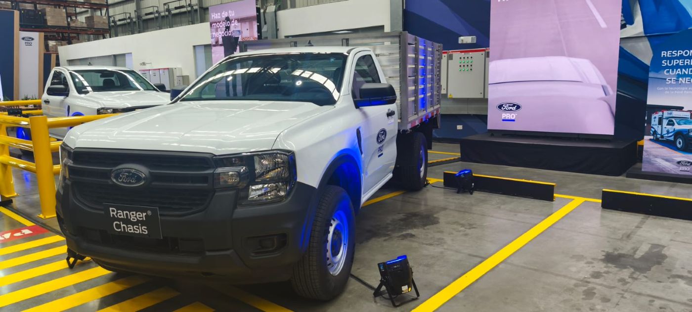Ford Ranger XL Chasis: más que una pick-up, una plataforma de negocio V12MAGAZINE Ford Ranger XL Chasis llega a Colombia con una misión muy clara: convertirse en una herramienta de trabajo real para empresas que necesitan que el vehículo no se detenga. V12MAGAZINE