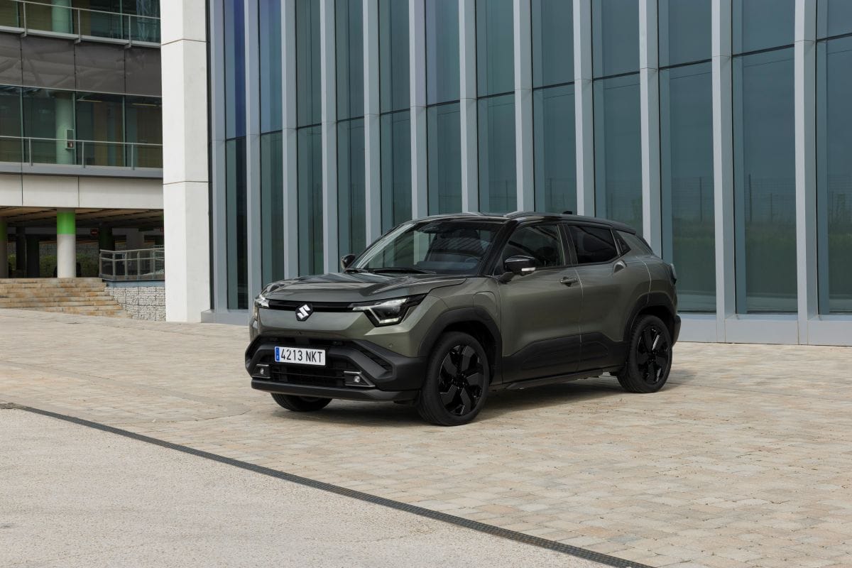 Suzuki eVitara 2026 marca el inicio de una nueva etapa para la marca japonesa y llega a Colombia con una misión clara: demostrar que la electrificación no tiene por qué renunciar al carácter. V12MAGAZINE