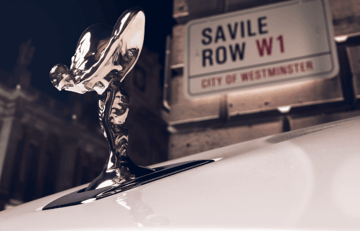 Rolls-Royce Ghost Savile Row: el automóvil que llevó la alta sastrería británica al máximo nivel del lujo V12MAGAZINE Rolls-Royce Ghost