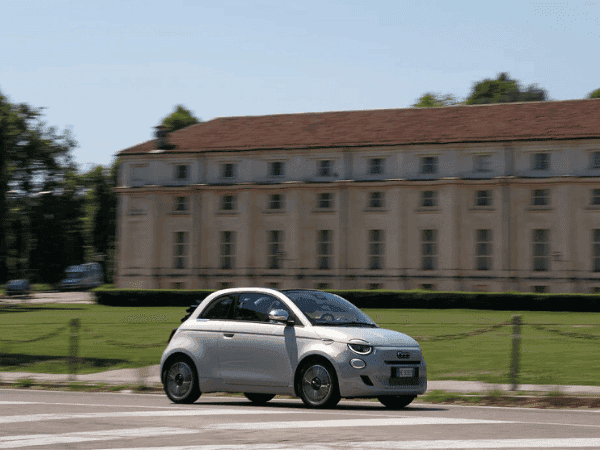 Stellantis podría cerrar dos fábricas por los carros chinos V12MAGAZINE Fiat 500