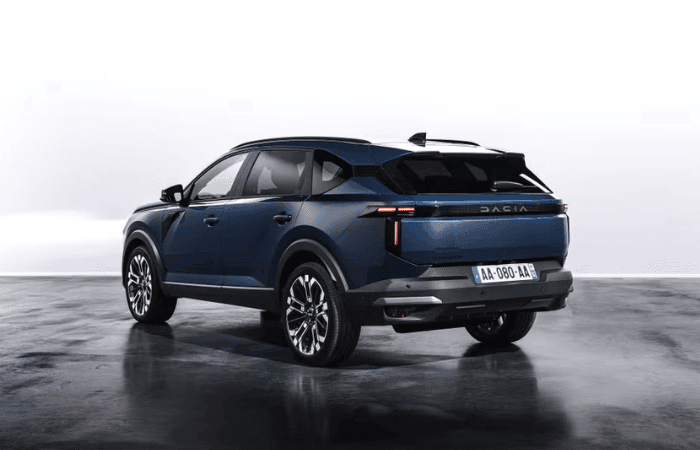 Renault sorprende con la Dacia Striker: la hermana híbrida y 4x4 de la Duster que muchos quisieran ver en Colombia V12MAGAZINE Renault Dacia