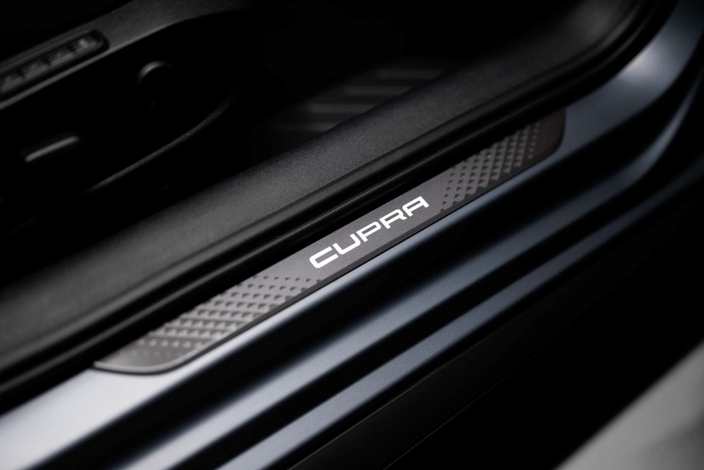 Así es el CUPRA Formentor PHEV, el próximo SUV híbrido enchufable de la marca en Colombia V12MAGAZINE CUPRA Formentor PHEV será el próximo lanzamiento de la marca en Colombia. El SUV híbrido enchufable ya abrió su preventa y ampliará la oferta de movilidad electrificada de la firma en el país. V12MAGAZINE