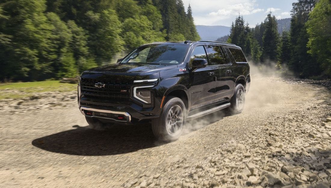 Chevrolet Suburban Z71 en Colombia: la legendaria SUV premium llega con motor V8 y más tecnología V12MAGAZINE Chevrolet Suburban Z71 aterriza en Colombia para ampliar el portafolio premium de la marca con una SUV de gran tamaño que combina tradición, tecnología y capacidades todoterreno. V12MAGAZINE