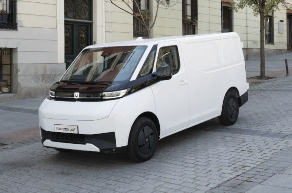 Día del Conductor es mucho más que una tradición en Colombia. La conmemoración resalta el papel estratégico de miles de conductores que mantienen en movimiento la economía, mientras el transporte avanza hacia una movilidad más eficiente y electrificada. V12MAGAZINE