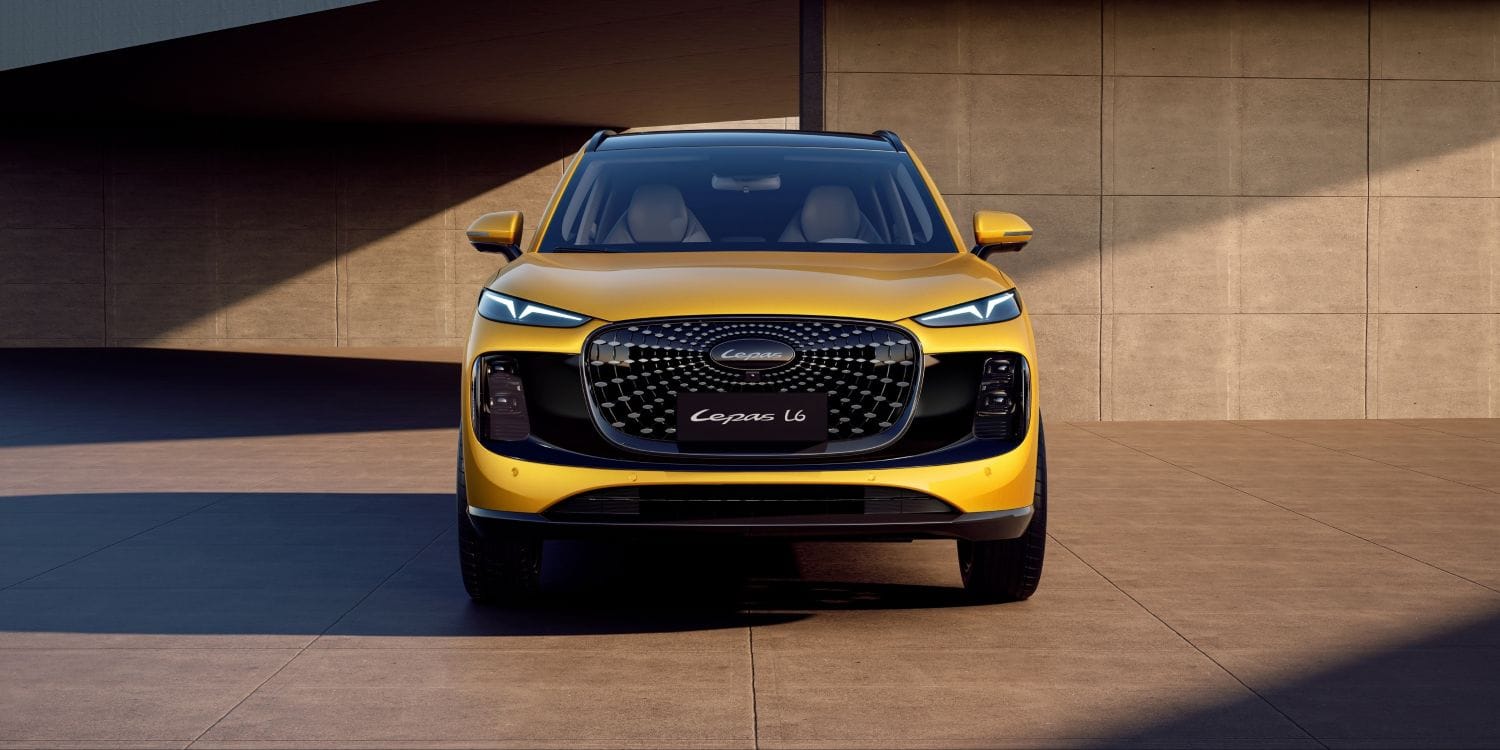 LEPAS, la marca premium del Grupo Chery, llega a Colombia, apostando por la tecnología y la electrificación V12MAGAZINE LEPAS, la nueva marca global de lujo del Grupo Chery, prepara su llegada a Colombia durante el último trimestre del año. Con una propuesta basada en tecnología inteligente, superhibridación y vehículos eléctricos, busca abrir un nuevo capítulo para la movilidad premium en el país. V12MAGAZINE