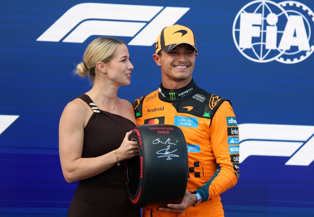 La FIA castiga a Hamilton y Antonelli tras la clasificación del Gran Premio de Hungría y beneficia a McLaren V12MAGAZINE Lewis Hamilton perdió la segunda posición de la clasificación del Gran Premio de Hungría tras recibir una sanción de tres puestos. Horas después, Kimi Antonelli también fue penalizado, cambiando nuevamente la parrilla de salida. V12MAGAZINE