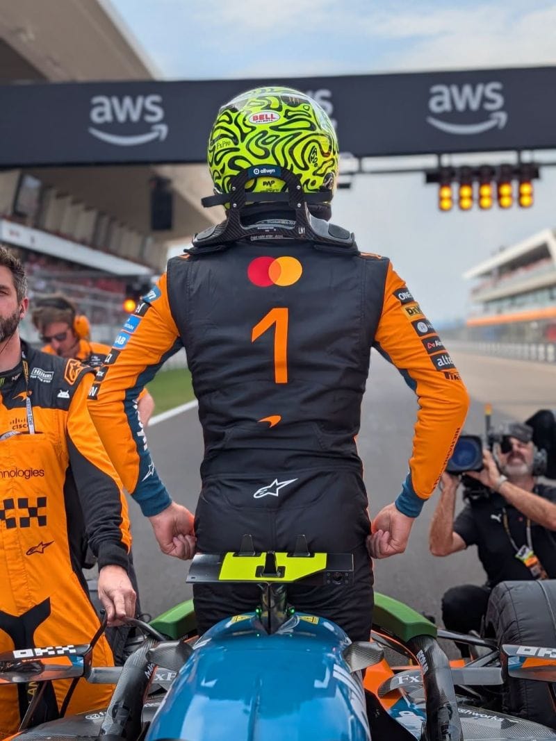 McLaren volvió a lo más alto en el Gran Premio de Hungría gracias a Lando Norris, quien convirtió la pole position en una victoria que refuerza el progreso del equipo. V12MAGAZINE