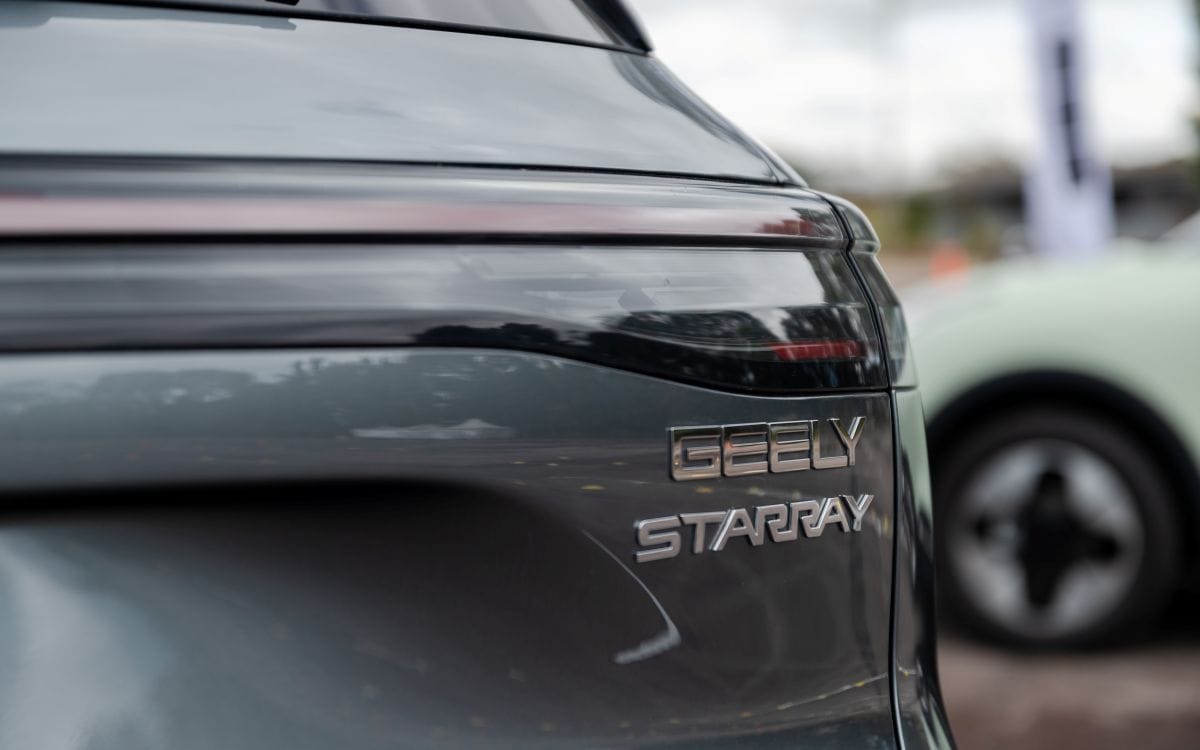 Geely Media Cup es la nueva experiencia de conducción con la que la marca busca mostrar cómo la conectividad, los sistemas ADAS y la electrificación pueden hacer que conducir sea más seguro, intuitivo y eficiente en Colombia. V12MAGAZINE