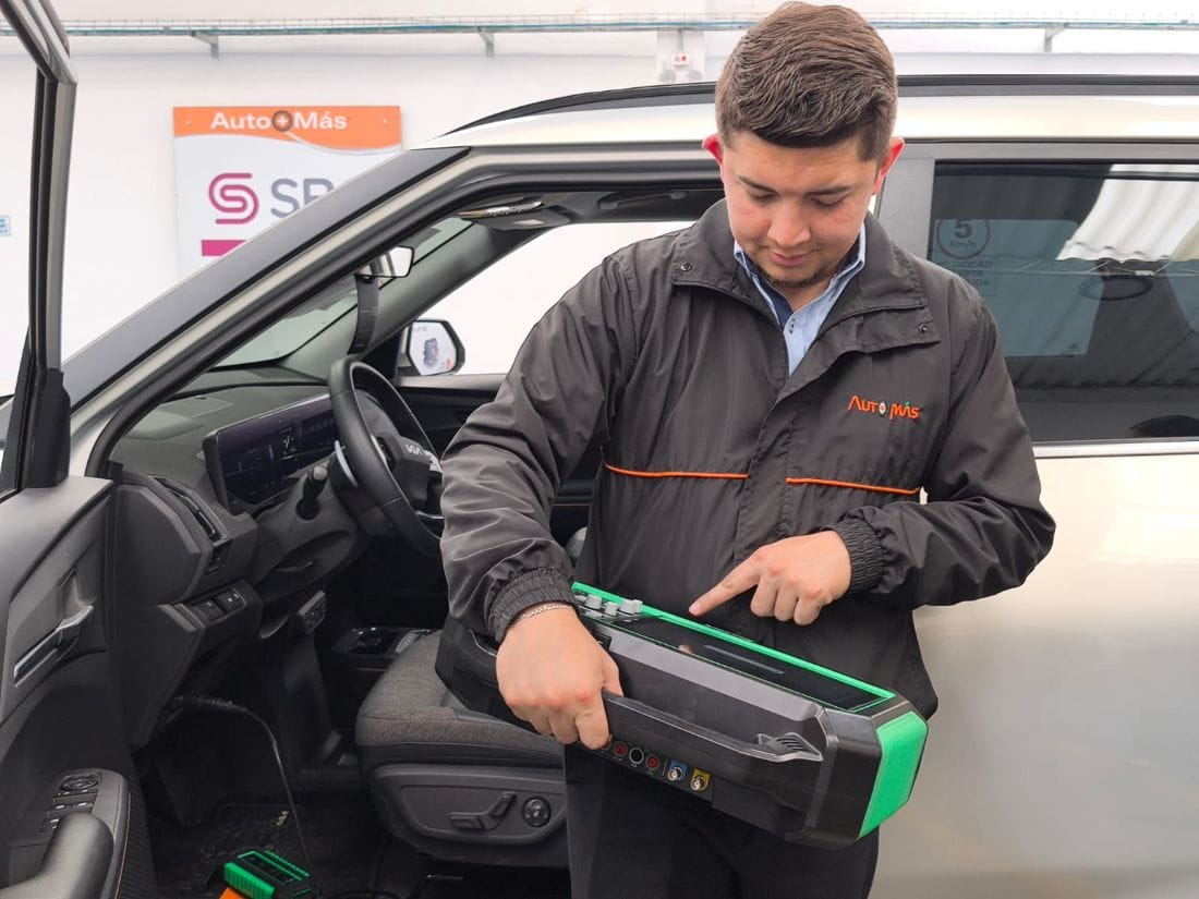 Nextcar 2026 abrió sus puertas en Corferias con más de 1.300 vehículos usados, 65 expositores y la expectativa de recibir más de 18.000 visitantes, en una edición que celebra una década fortaleciendo este mercado en Colombia. V12MAGAZINE