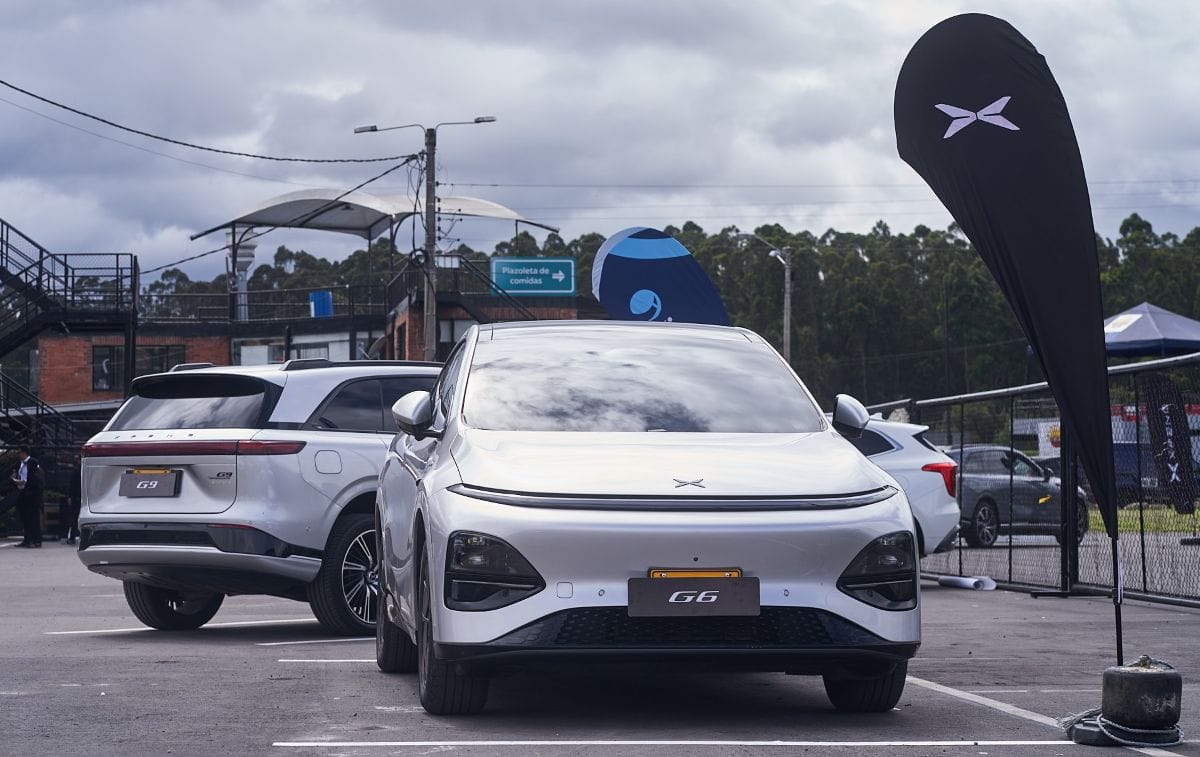 Software e inteligencia artificial: la apuesta de XPENG para transformar el futuro de la movilidad V12MAGAZINE Conducción semi-autónoma en Colombia dio un paso inédito con la demostración realizada por XPENG en el Autódromo de Tocancipá, donde la inteligencia artificial fue la protagonista. V12MAGAZINE