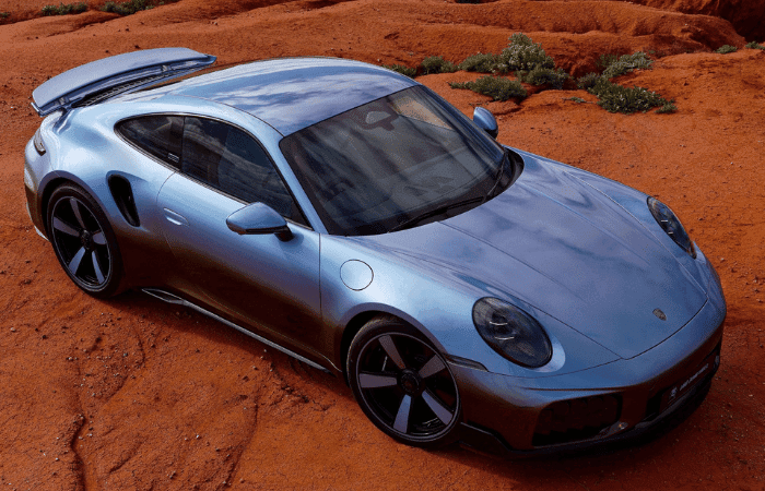 El Porsche 911 Turbo S más espectacular jamás creado celebra 75 años de historia V12MAGAZINE Porsche 911 Turbo S Land Down Under