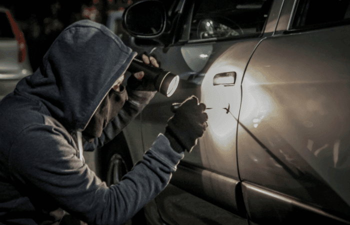 Bogotá en alerta: cada día roban 18 vehículos entre carros y motos, ¿qué está pasando? V12MAGAZINE hurto Bogotá