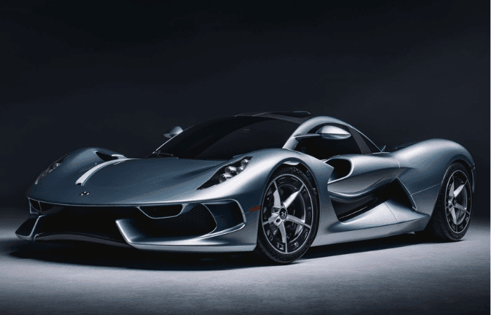 Hennessey Blackbird: el exclusivo hiperdeportivo que quiere acabar con la moda de las pantallas V12MAGAZINE Hennessey Blackbird