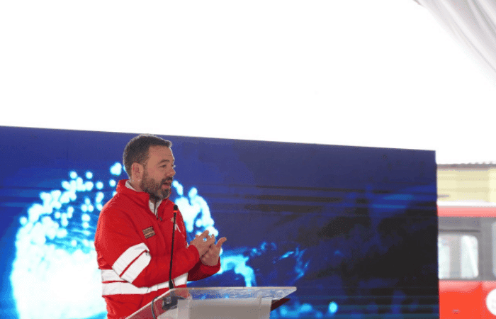 Bogotá estrena 50 buses eléctricos únicos en el mundo: así cambiarán los viajes en TransMilenio V12MAGAZINE buses eléctricos de TransMilenio