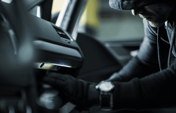 Bogotá en alerta: cada día roban 18 vehículos entre carros y motos, ¿qué está pasando? V12MAGAZINE hurto Bogotá