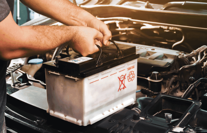 ¿Qué mantenimientos necesita un carro de combustión en Colombia? Esto es lo que debe revisar V12MAGAZINE carros revisión