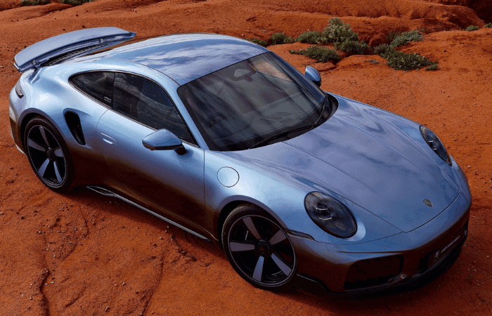 El Porsche 911 Turbo S más espectacular jamás creado celebra 75 años de historia V12MAGAZINE Porsche 911 Turbo S Land Down Under