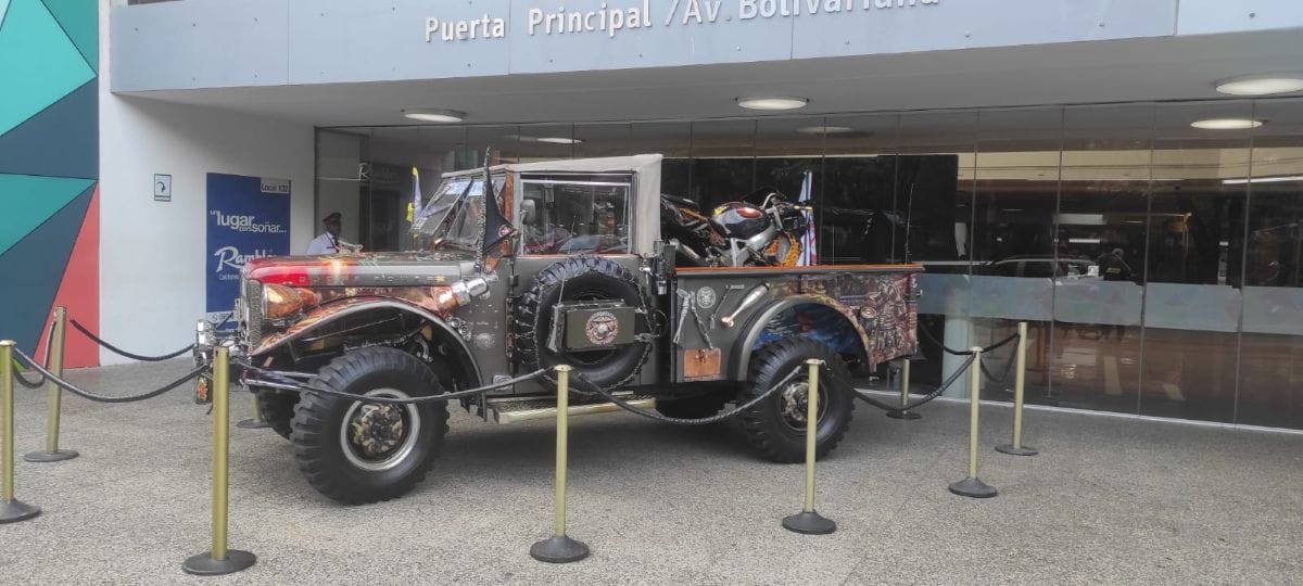 Auto antiguo más bello de Colombia: Medellín prepara una elección que promete generar polémicas V12MAGAZINE Auto antiguo más bello de Colombia será el título que estará en juego en Medellín, donde 40 vehículos clásicos competirán por convertirse en la joya automotriz favorita del país. V12MAGAZINE