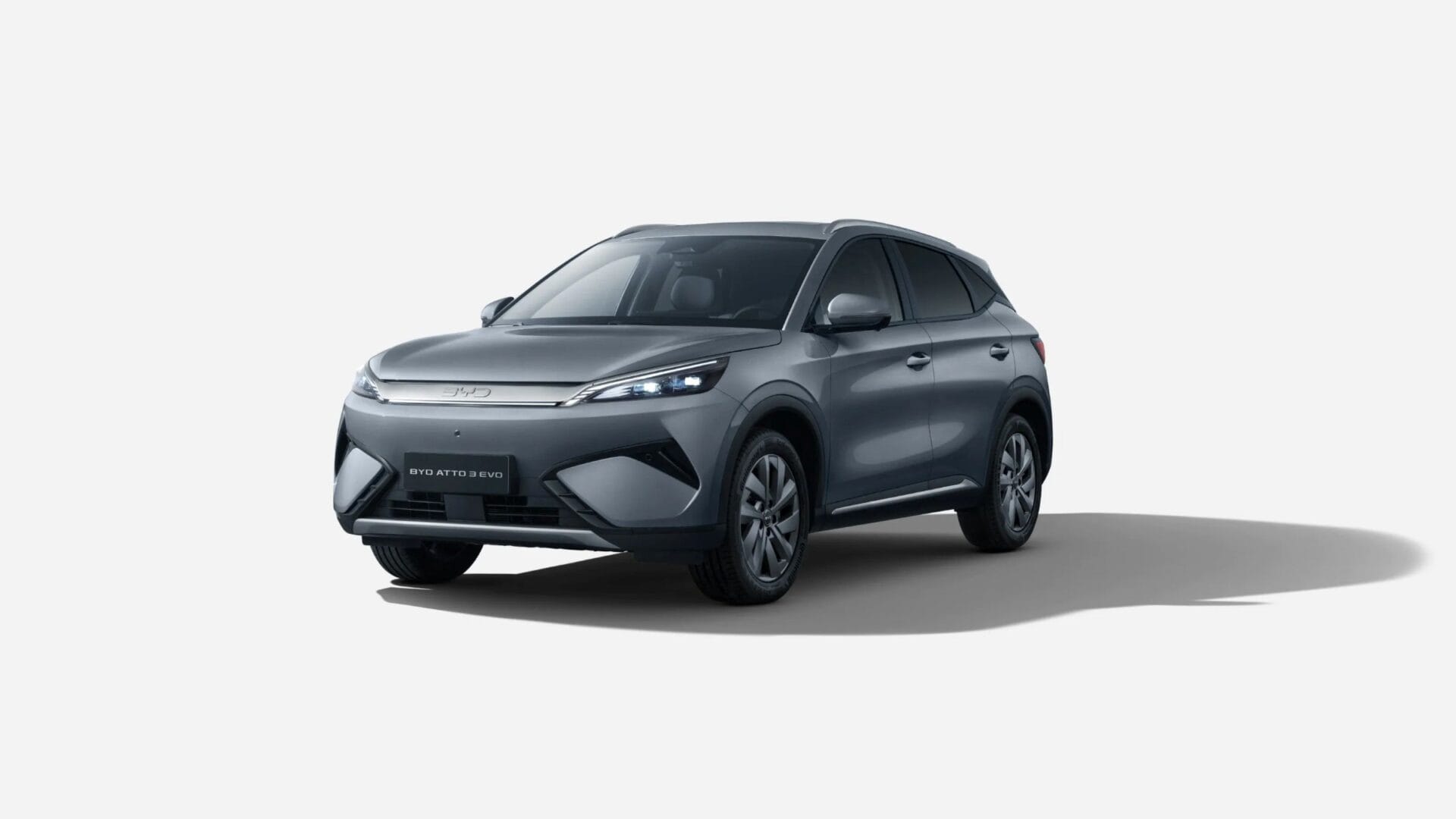 El BYD Yuan Plus se actualiza y lo hace de una manera que nadie esperaba: esto es lo que veríamos V12MAGAZINE El BYD Yuan Plus 2027 evoluciona con 230 kW, arquitectura de 800V, batería Blade de 74,88 kWh y hasta 510 km de autonomía. Ahora busca sumar potencia y emoción a su propuesta eléctrica. V12MAGAZINE