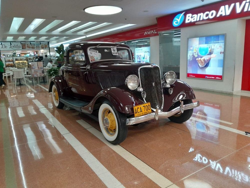 Auto antiguo más bello de Colombia: Medellín prepara una elección que promete generar polémicas V12MAGAZINE Auto antiguo más bello de Colombia será el título que estará en juego en Medellín, donde 40 vehículos clásicos competirán por convertirse en la joya automotriz favorita del país. V12MAGAZINE