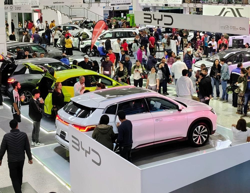 La movilidad eléctrica: Bogotá reúne más de 25 marcas para comparar su autonomía y tecnología V12MAGAZINE Movilidad eléctrica