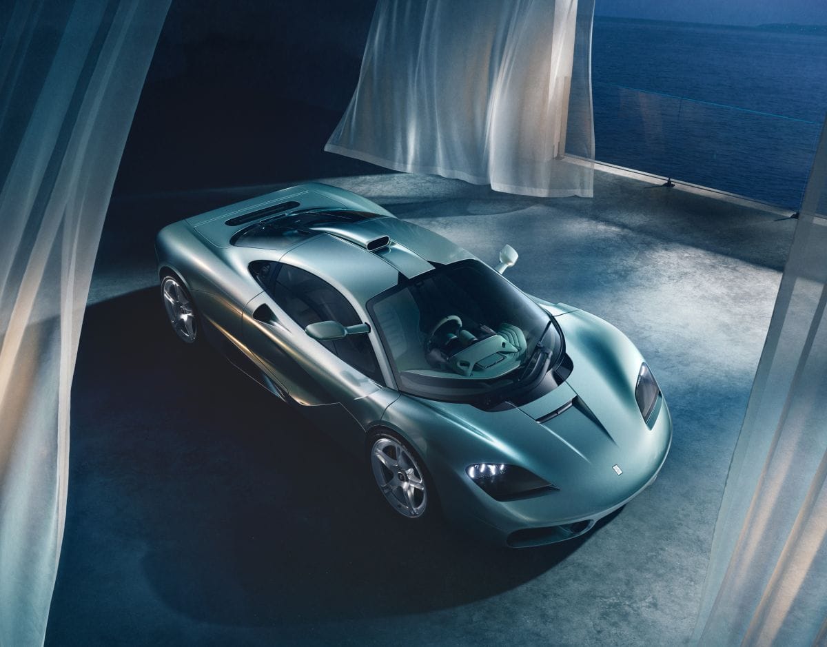 Gordon Murray S1: el V12 manual que convierte la exclusividad en una nueva forma de viajar V12MAGAZINE Gordon Murray S1 es el nuevo supercar de 690 PS que combina un V12 Cosworth atmosférico, caja manual y una producción limitada a solo 64 unidades. V12MAGAZINE