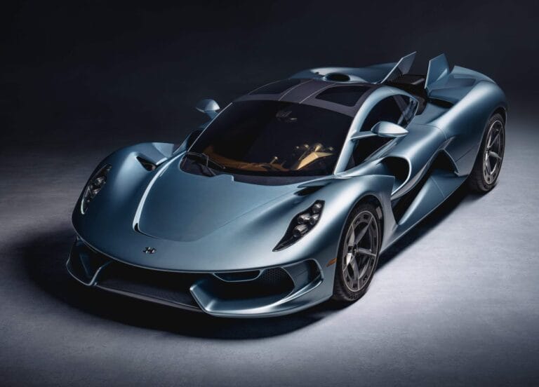 Hennessey-Blackbird-2030-Front_tres-cuartos