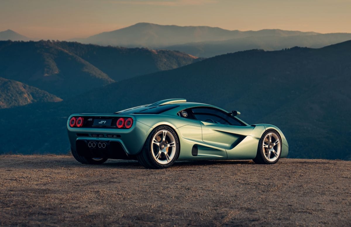 Gordon Murray S1: el V12 manual que convierte la exclusividad en una nueva forma de viajar V12MAGAZINE Gordon Murray S1 es el nuevo supercar de 690 PS que combina un V12 Cosworth atmosférico, caja manual y una producción limitada a solo 64 unidades. V12MAGAZINE