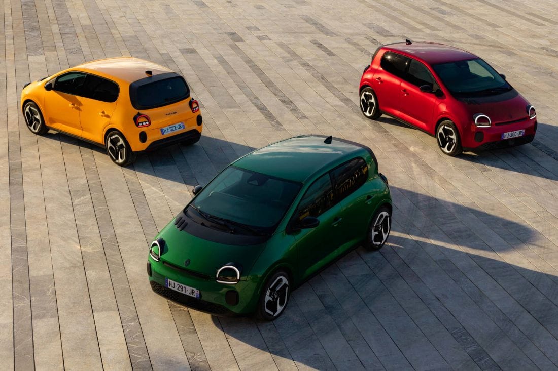 Renault Group acelera su transformación: más de la mitad de sus ventas en Europa ya son electrificadas V12MAGAZINE Renault Group cerró un sólido primer semestre de 2026, pero la verdadera noticia está en su transformación. La electrificación ya representa el 52 % de sus ventas en Europa y la marca acelera el lanzamiento de una nueva generación de modelos. V12MAGAZINE