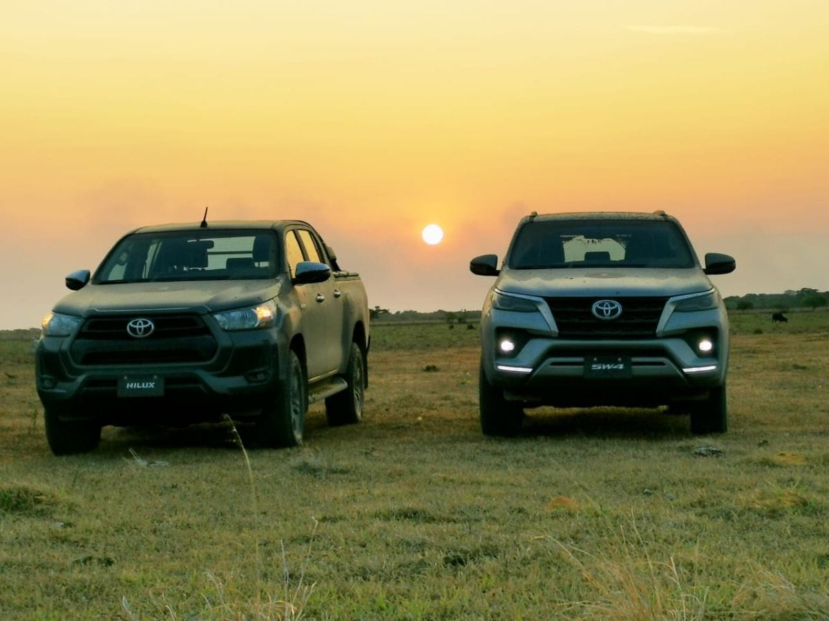 ¿Por qué Toyota quiere llevarte a vivir nuevas experiencias fuera del asfalto? V12MAGAZINE Expedición Toyota. Durante años, la relación entre una marca y sus clientes terminaba cuando el vehículo salía del concesionario. Hoy la historia es diferente. Los fabricantes buscan construir comunidades, generar experiencias y demostrar que un automóvil puede ofrecer mucho más que un medio de transporte. V12MAGAZINE