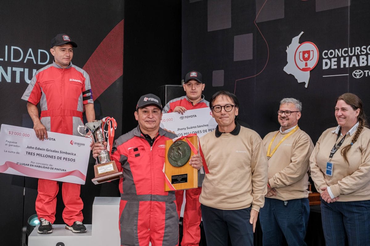 Toyota Colombia celebró la edición número 12 de su Concurso Nacional de Habilidades, una iniciativa que busca fortalecer el talento de su red de concesionarios y mejorar la experiencia de los clientes a través de la capacitación, la mejora continua y nuevos servicios como Mantenimiento Express y Usados Certificados Toyota. V12MAGAZINE